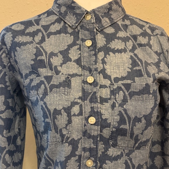 LOFT Floral Denim Button-Up Shirt Size XXS - Picture 3 of 8